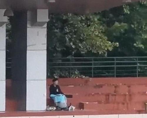 大连大学吃瓜视频,揭秘校园生活趣味瞬间  第3张