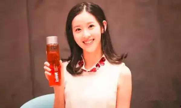 奶茶店老板娘吃瓜视频,吃瓜视频引发网友热议  第3张