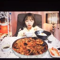 偷瓜吃的小女孩视频播放,网友热议  第2张