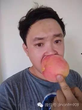 恐怖吃瓜视频恐怖大牙怪,恐怖大牙怪吃瓜视频背后的惊悚真相  第2张