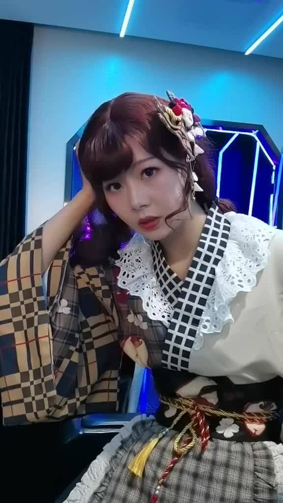 陪玩大型吃瓜现场视频,陪玩视频揭秘娱乐圈幕后趣事  第2张