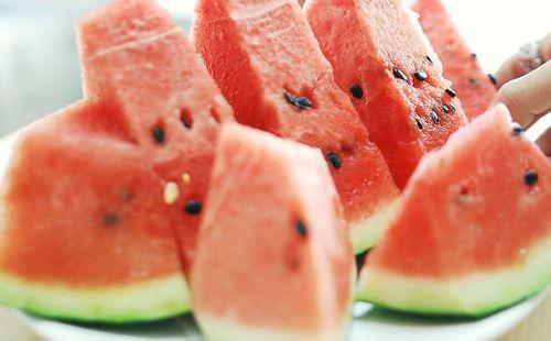 我们是专业的吃瓜视频,揭秘娱乐圈幕后真相！  第2张