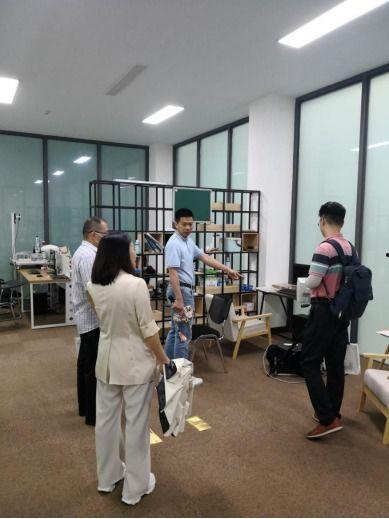 金华职业技术学院女教师吃瓜视频,校园生活瞬间走红  第3张