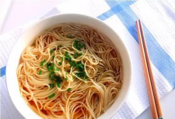 水瓜可以煮面条吃吗视频,创意家常美食新尝试