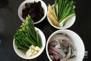 瓜木耳能炒鱼块吃吗视频,创意家常菜新尝试