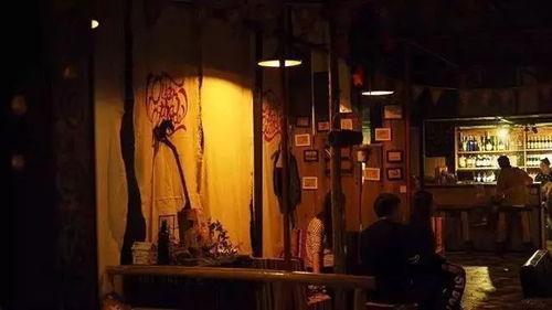 吃瓜酒馆事件视频,一场网络舆论的风暴与反思  第2张