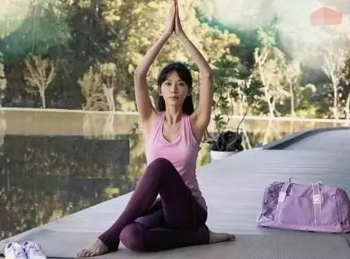 吃瓜女神张天爱瑜伽视频  第3张