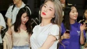 吃瓜小姐姐跳舞视频完整版