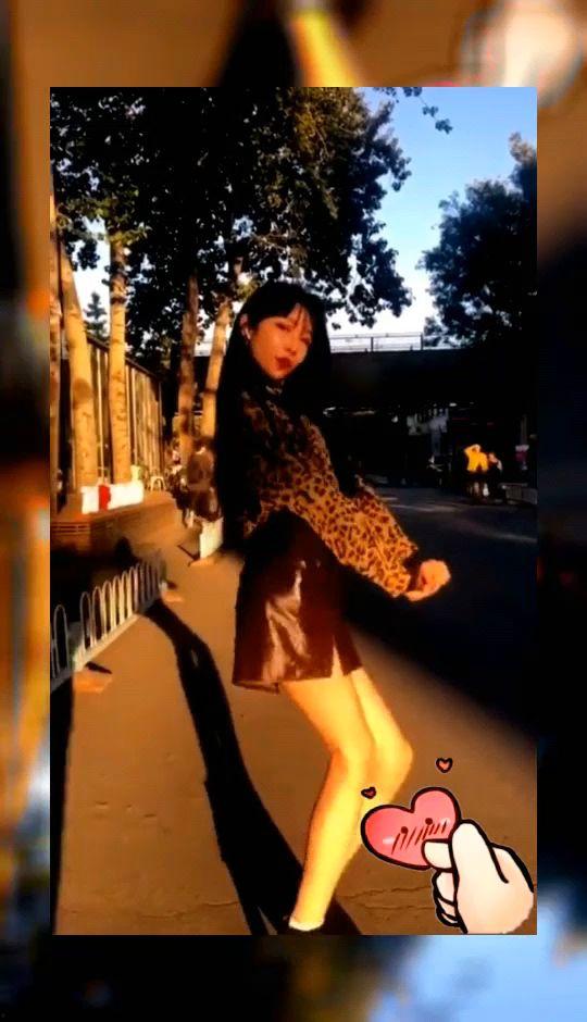 吃瓜小姐姐跳舞视频完整版  第2张